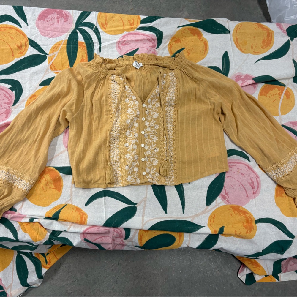 Yellow shirt American eagle